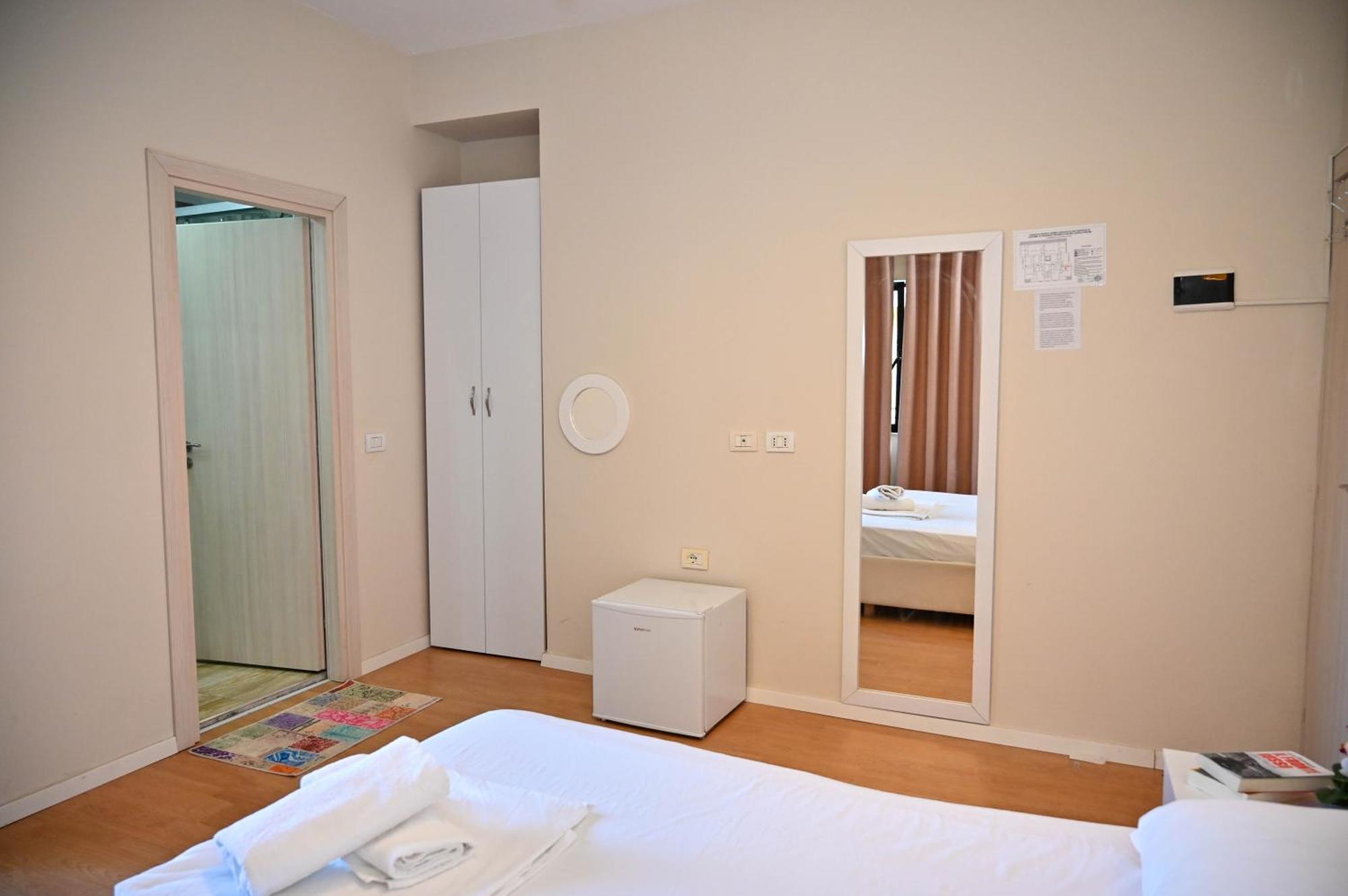 Hotel Globo Durres Ngoại thất bức ảnh